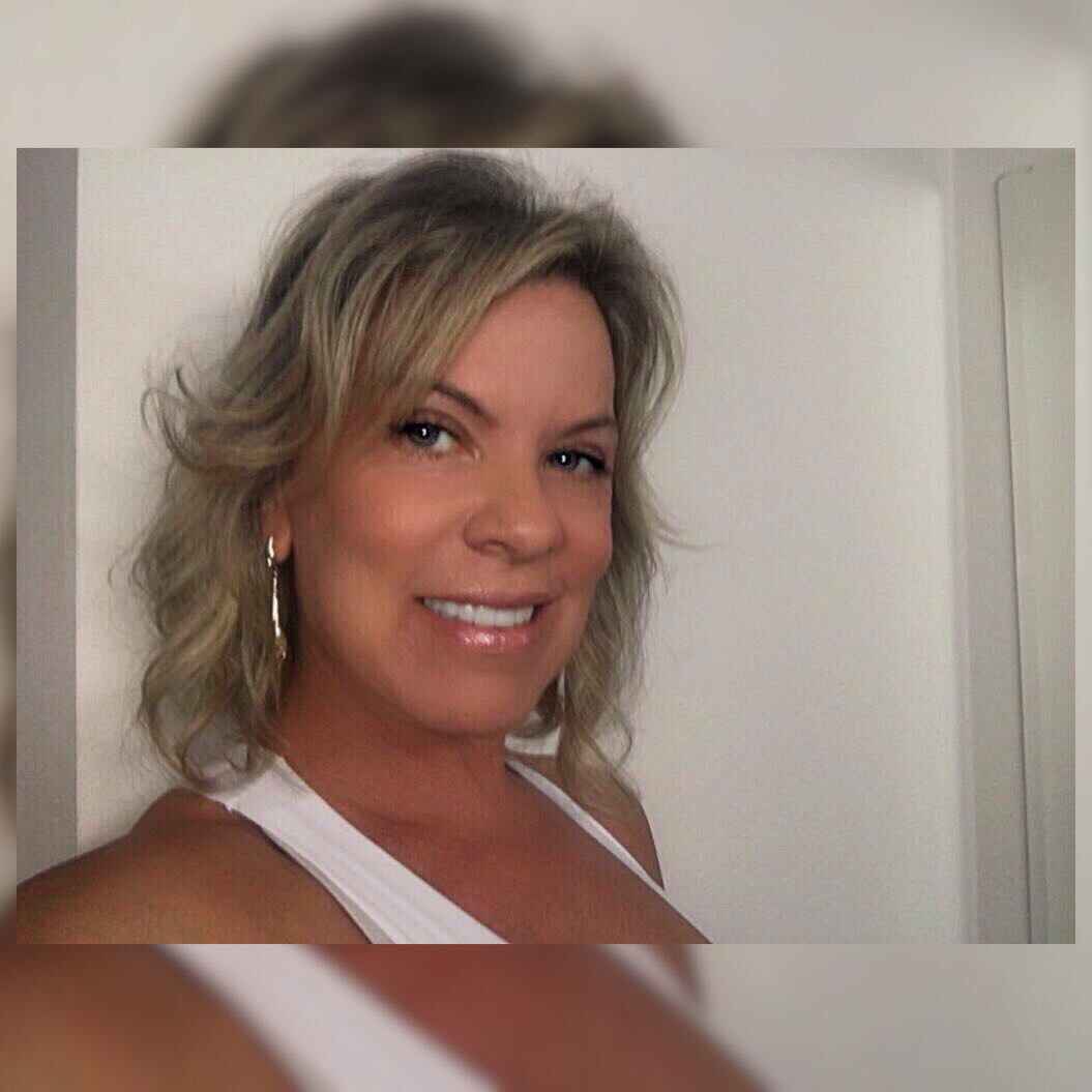 Uma boa aparência na profissão relacionada a beleza é primordial. estética esteticista