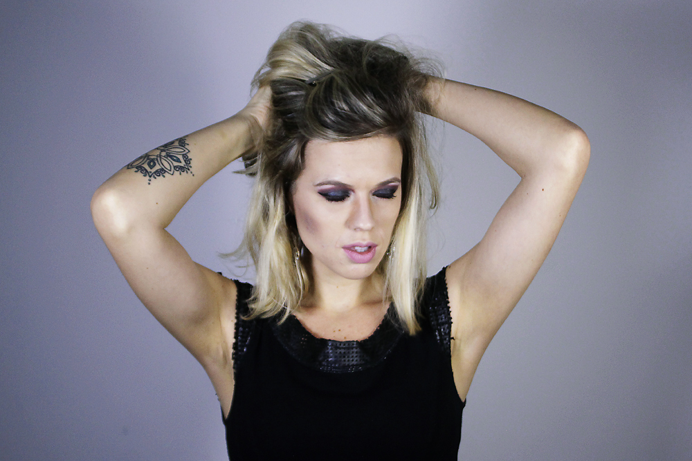 Cantora Paloma Carvalho - Foto Book maquiagem maquiador(a)