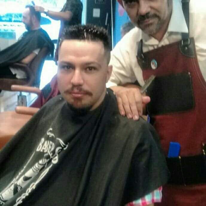 barbeiro(a) barbeiro(a) barbeiro(a)