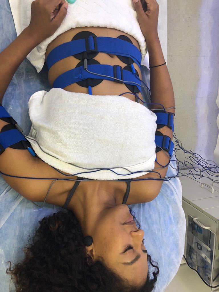 Tratamento com Eletroterapia Estética - Corrente Russa 
Os resultados são promissores e mostram grandes efeitos, deixando o corpo definido, sem flacidez e inchaço, nada de retenção liquida. estética esteticista assistente esteticista designer de sobrancelhas