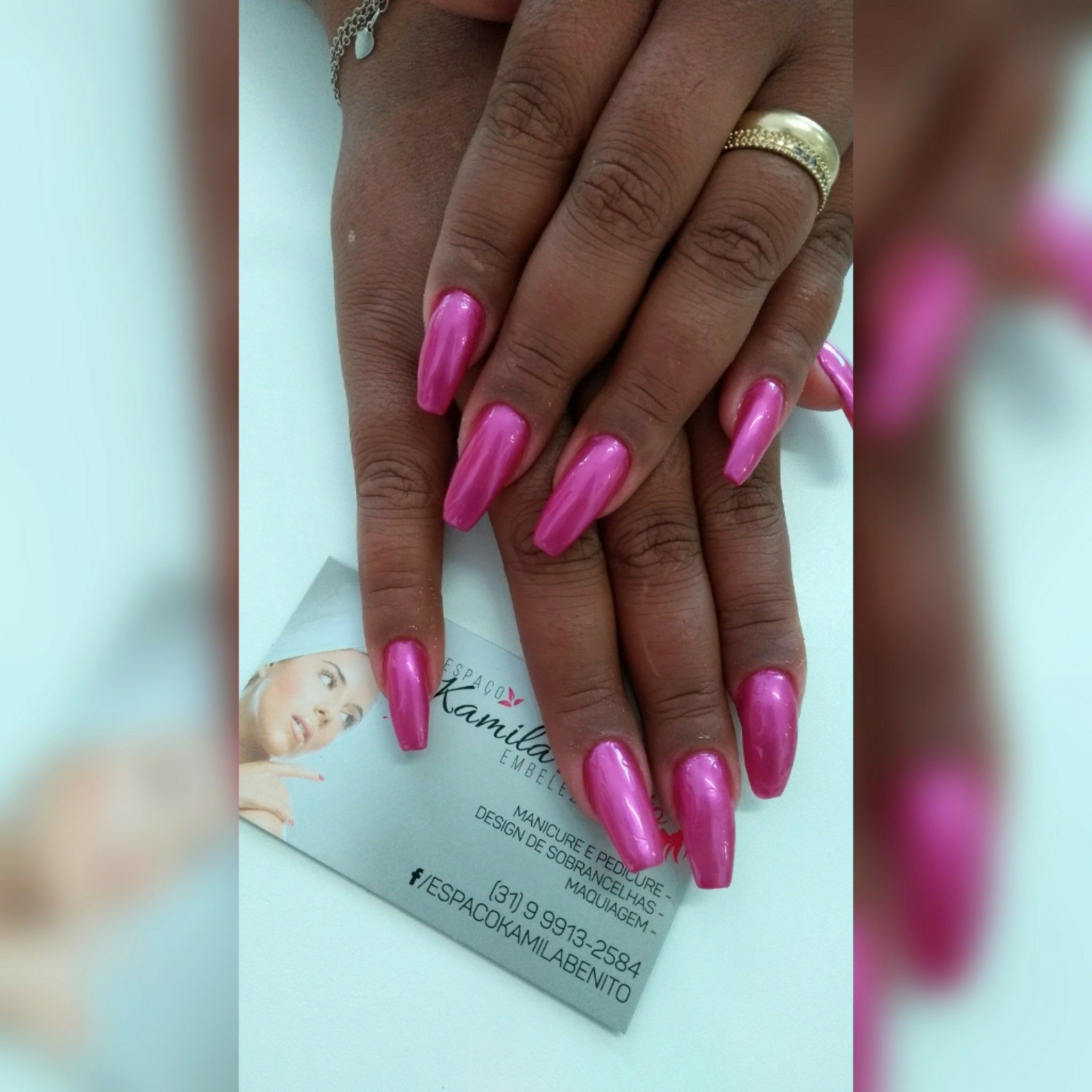 unha manicure e pedicure designer de sobrancelhas maquiador(a)