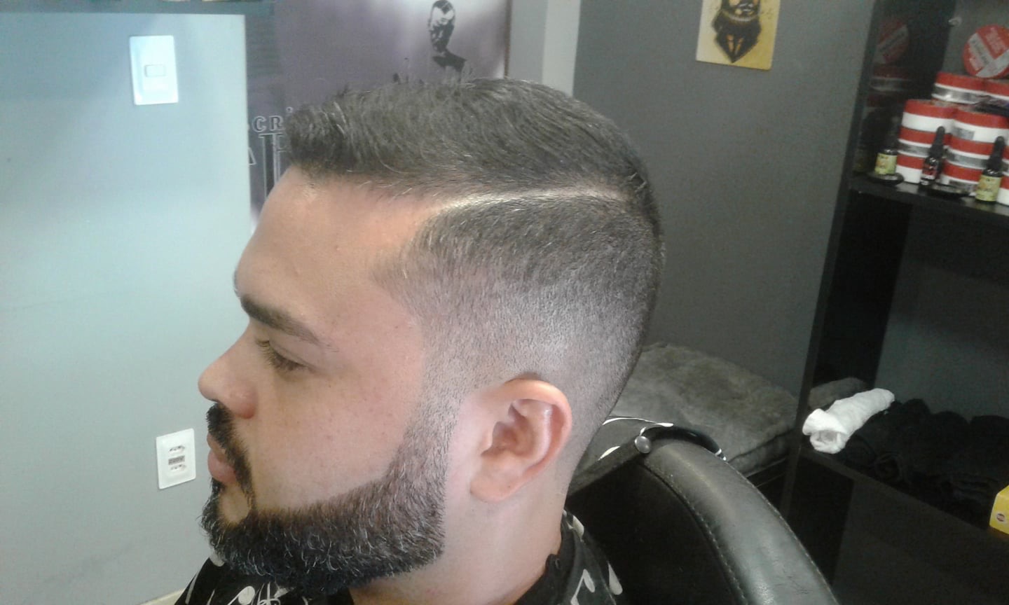 Foto: Corte degrade fade + Barba + Listra, Danilo