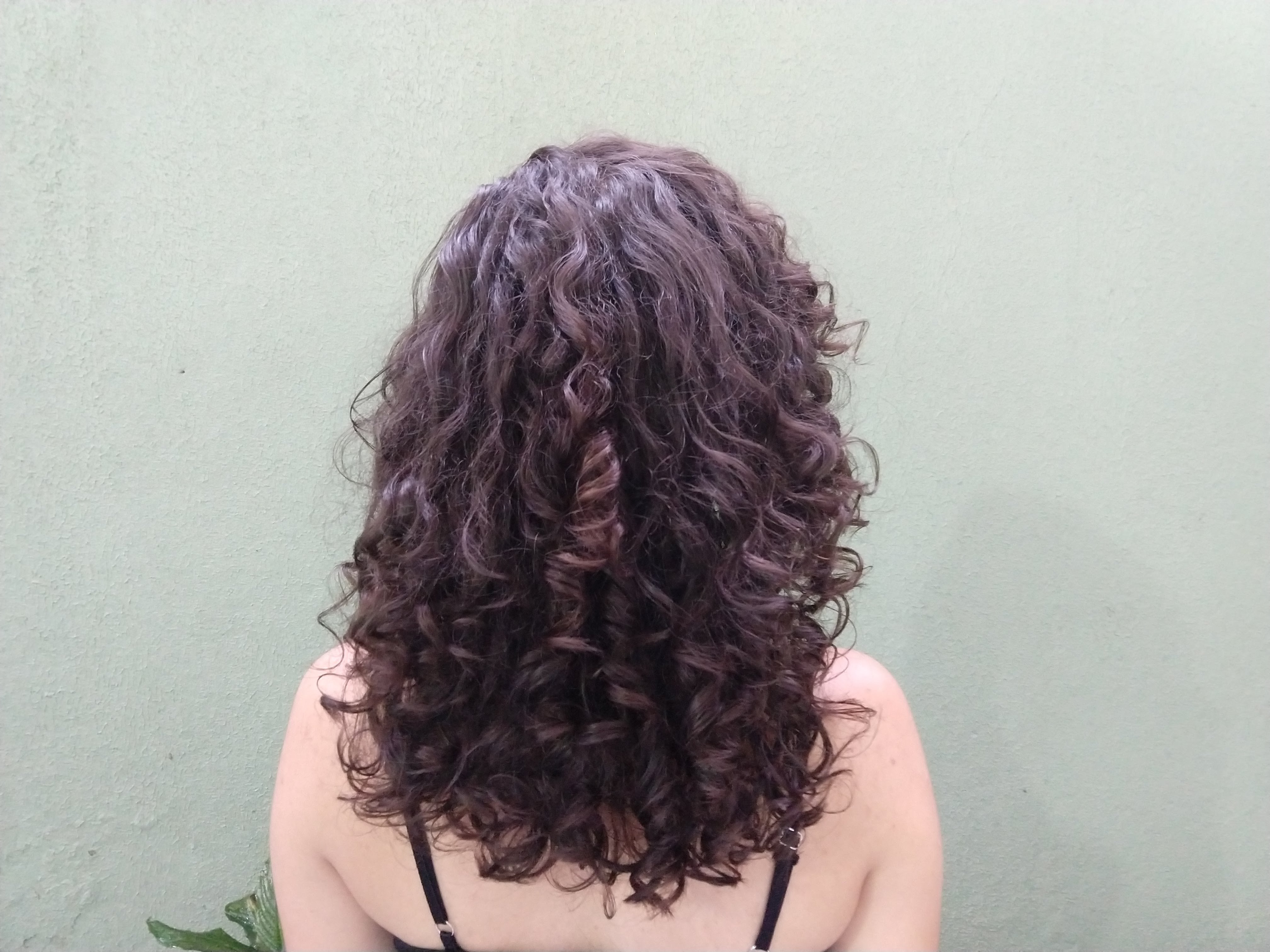 Corte em camadas #cacheados #cortefeminino cabelo auxiliar cabeleireiro(a) maquiador(a)