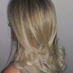 Foi realizado neste hair, mechas irisadas em transparencias em todo cabelo, deixando a raiz esfumada sem precisar colorir a raiz. Só realizar o processo ja fui deixando a parte estimada com o tom natural do prpoprio cabelo.