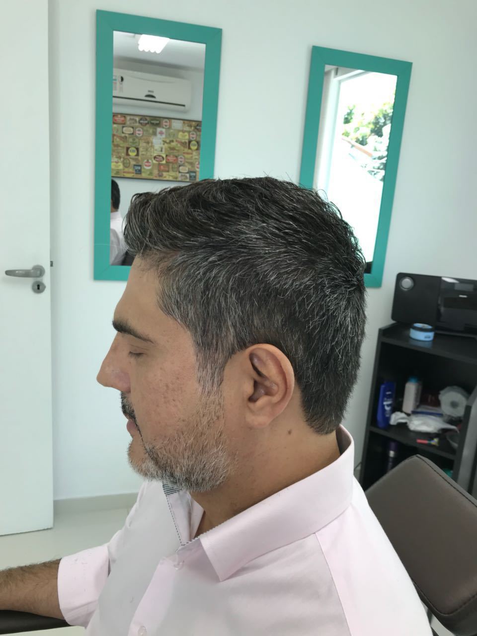 Corte 100% na tesoura  cabelo barbeiro(a)