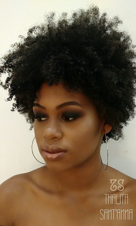 Smoked eyes e glossy lips! Amo. #makeup #makeupartist #maquiagem #maquiadora #pelenegra #olhopreto #gloss  #black  maquiagem maquiador(a)