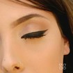 O classico, delineado gatinho e batom vermelho! #makeup #makeupartist #maquiagem #maquiadora #delineado #gatinho #redlips #batomvermelho #classico