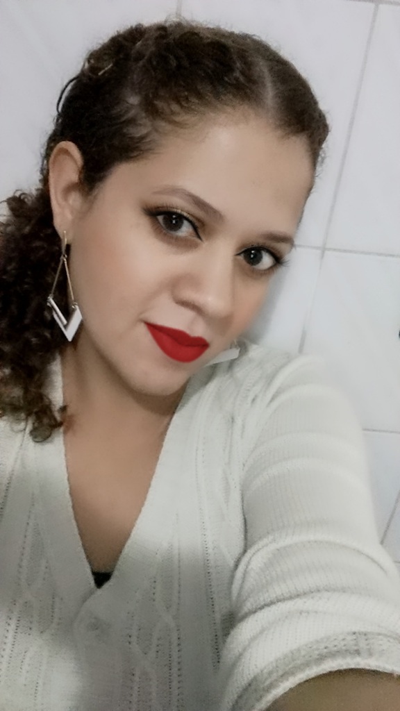 Uma maquiagem para um chá de revelação.
Não deixando os olhos muito pesados, porém uma boca mais marcante. É uma maquiagem que a deixa elegante e pode sair depois pra um outro lugar sem precisar se preocupar. maquiagem auxiliar de limpeza maquiador(a)