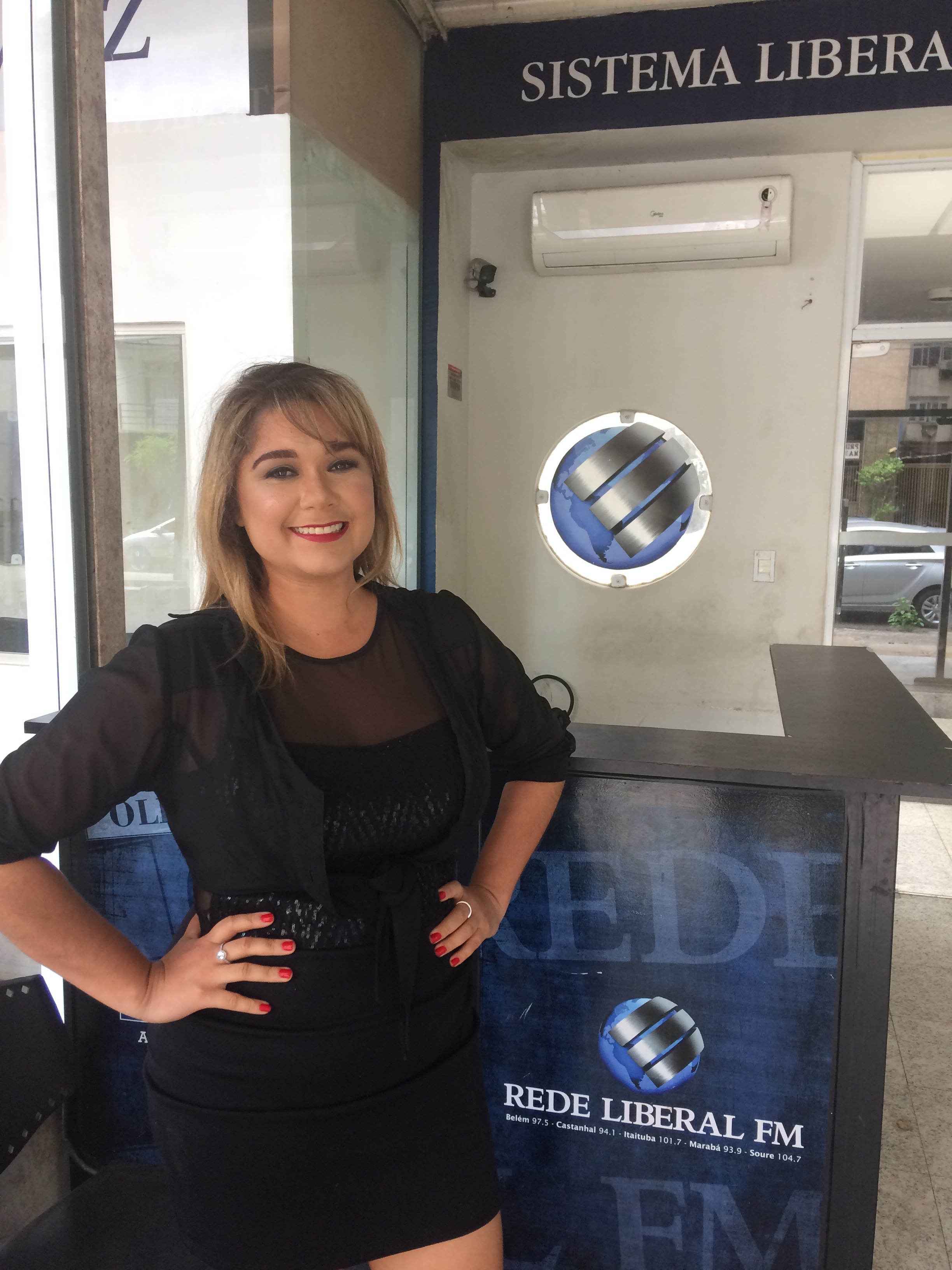 Produção da minha amiga radialista Karol Resende pra entrevista na Liberal FM maquiagem maquiador(a)