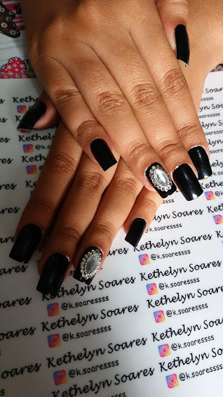Aplicação de unhas postiças e pretinho do poder!! unha manicure e pedicure