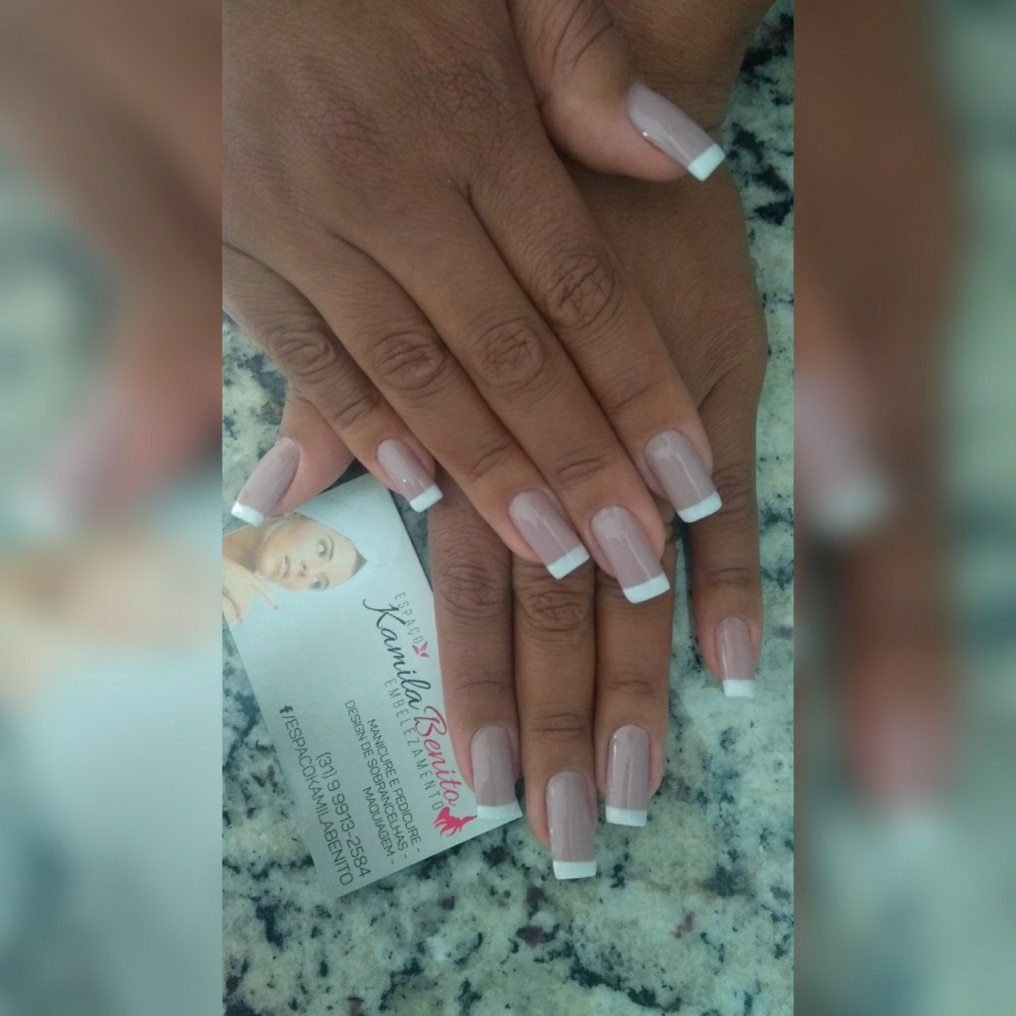 unha manicure e pedicure designer de sobrancelhas maquiador(a)