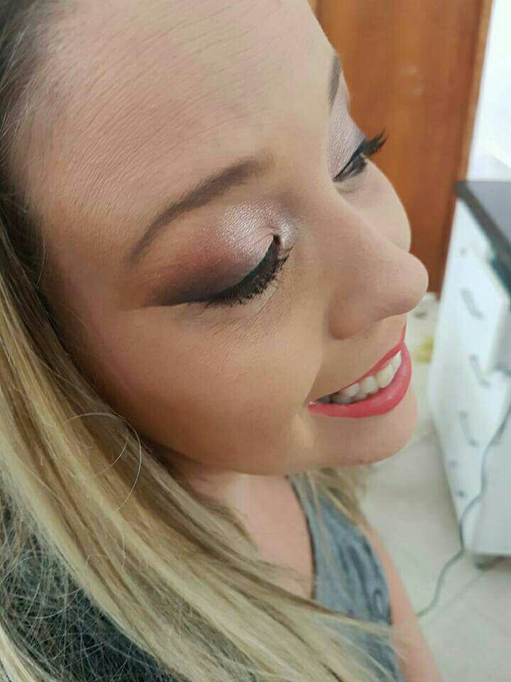 Penteado e maquiagem freelancer ou a domicílio
# penteado #maquiadora #madrinha #debutante #noiva #Cabeleireira #cabelofreelancer #beleza maquiagem cabeleireiro(a) maquiador(a)