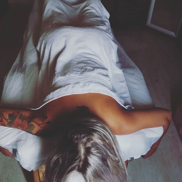 Massagem relaxante aromaterapêutica.
#massagemrelaxante outros massoterapeuta