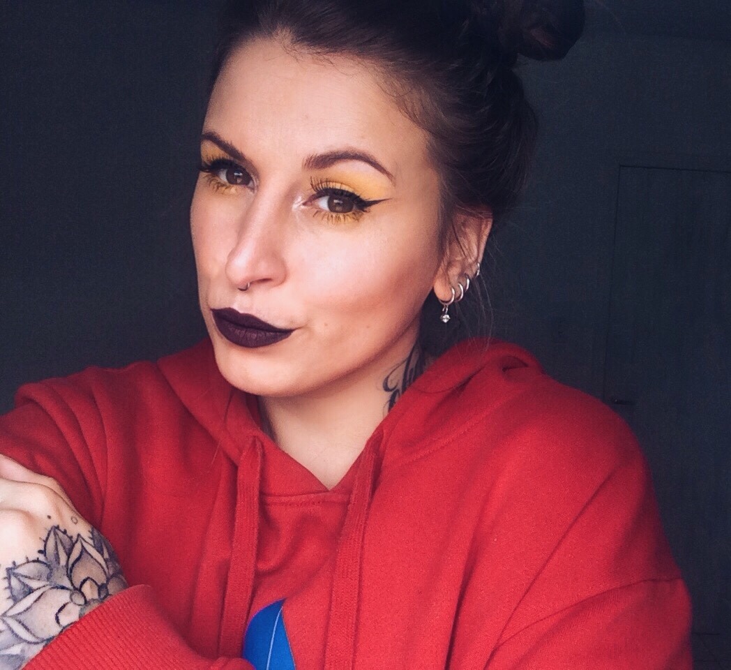 "Poder do Amarelo" - maquiagem colorida com delineado  maquiagem maquiador(a) stylist / visagista
