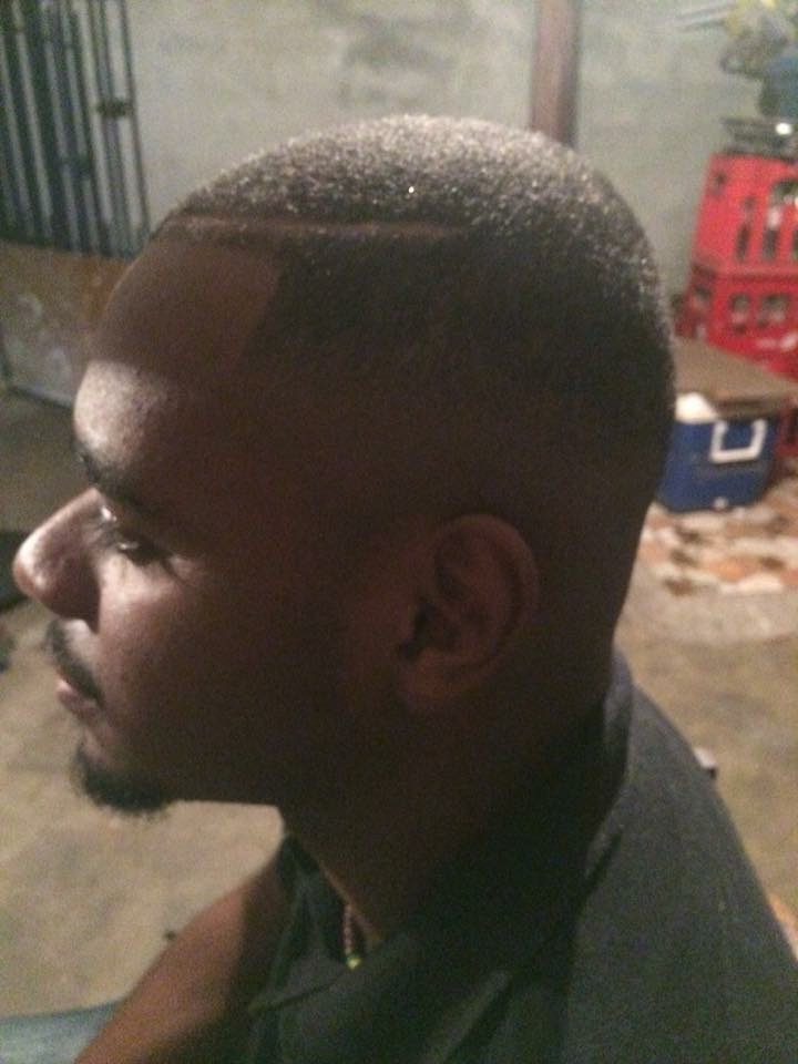 Disfarçado navalhado cabelo 