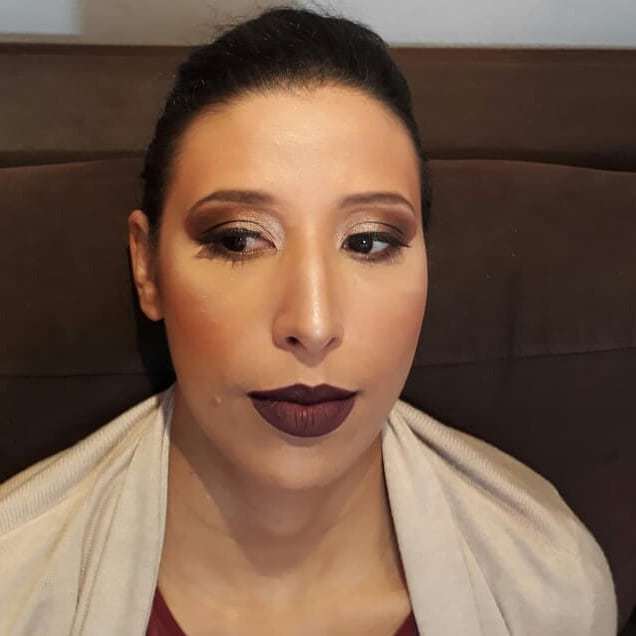 Ingrid Sarracine há 1 minuto

Maquiagem para #noivas, #madrinhas, #debutantes #eventos maquiagem auxiliar cabeleireiro(a) maquiador(a) manicure e pedicure
