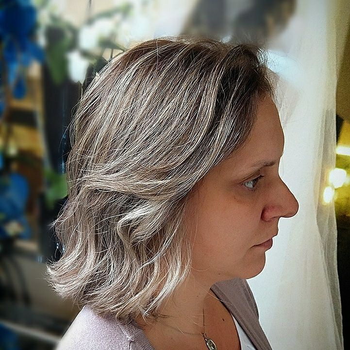 Mechas e corte cabeleireiro(a) maquiador(a) designer de sobrancelhas stylist / visagista