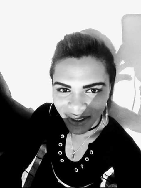 Sou uma pessoa comum atrais de uma vaga de emprego maquiagem barbeiro(a) cabeleireiro(a) depilador(a) designer de sobrancelhas manicure e pedicure maquiador(a)