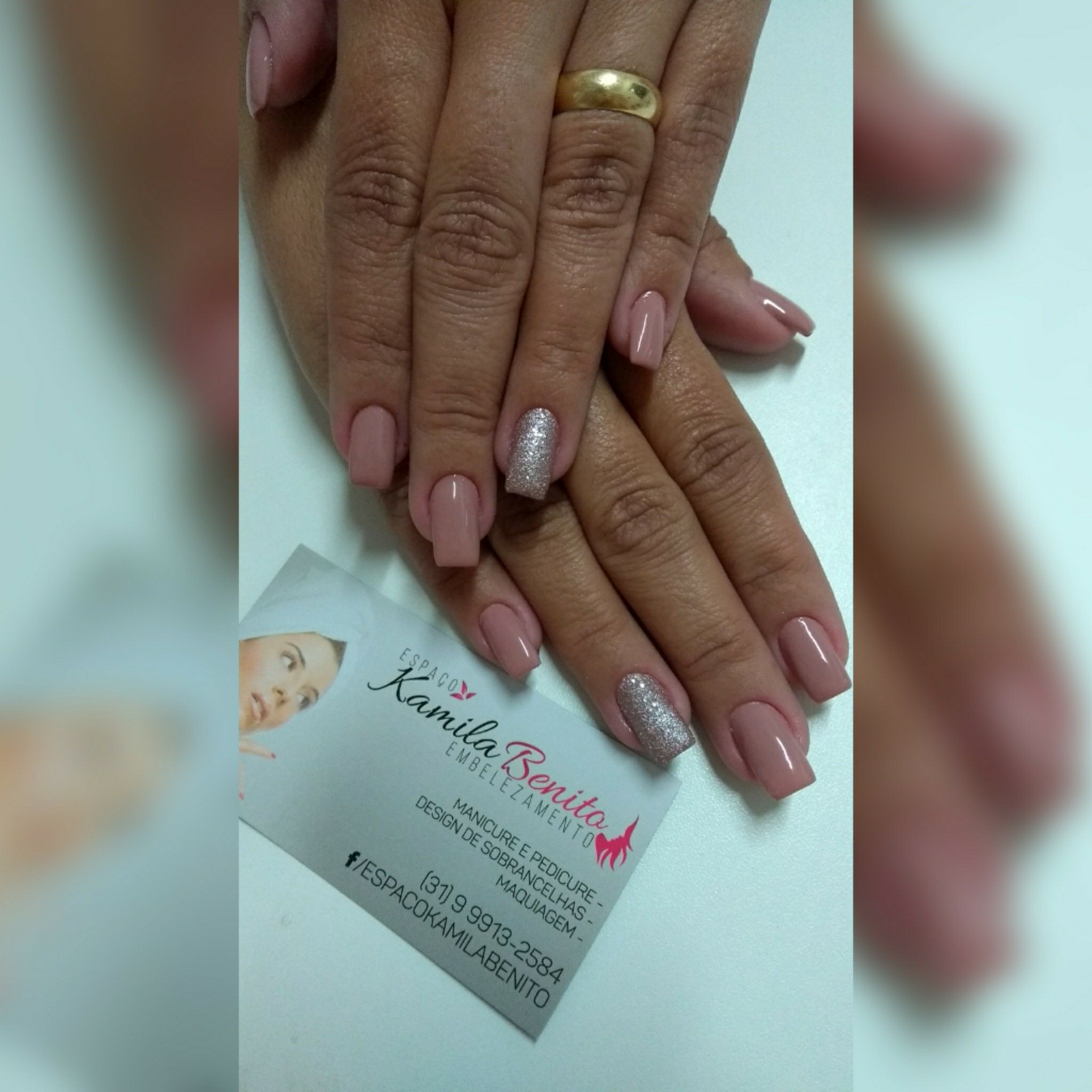 unha manicure e pedicure designer de sobrancelhas maquiador(a)