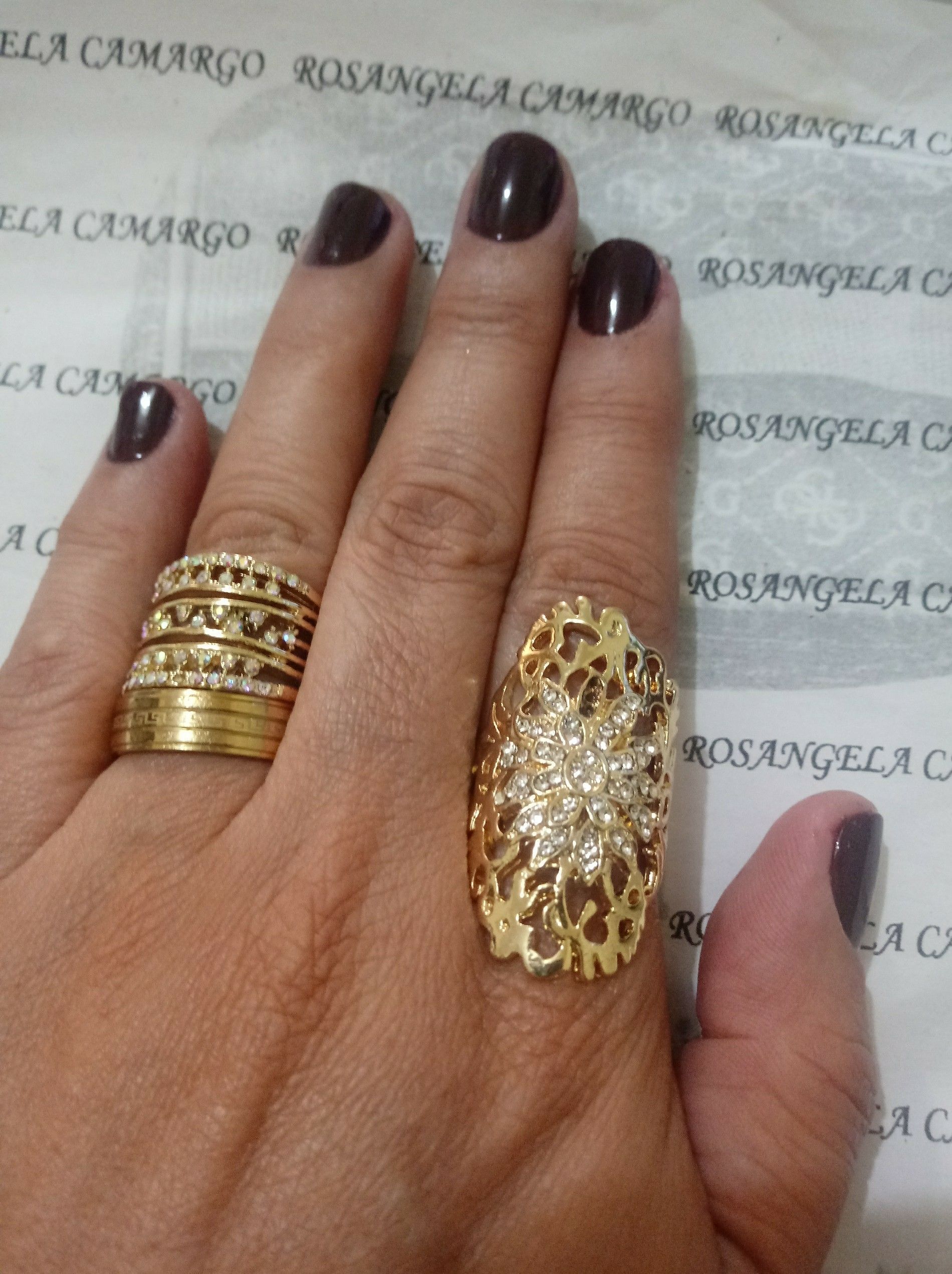 cabeleireiro(a) maquiador(a) manicure e pedicure designer de sobrancelhas escovista