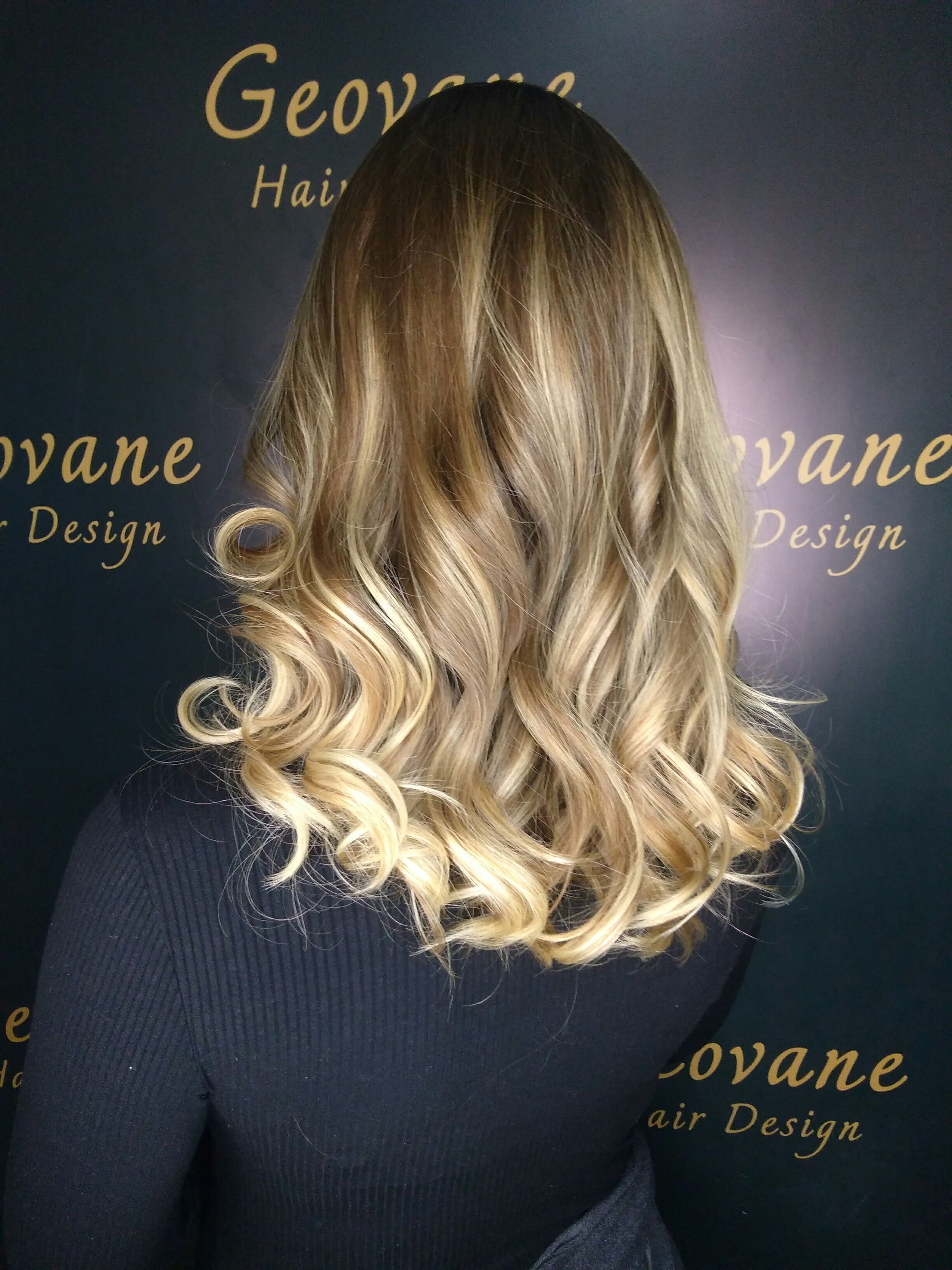 cabelo cabeleireiro(a) outros estudante auxiliar administrativo assistente esteticista