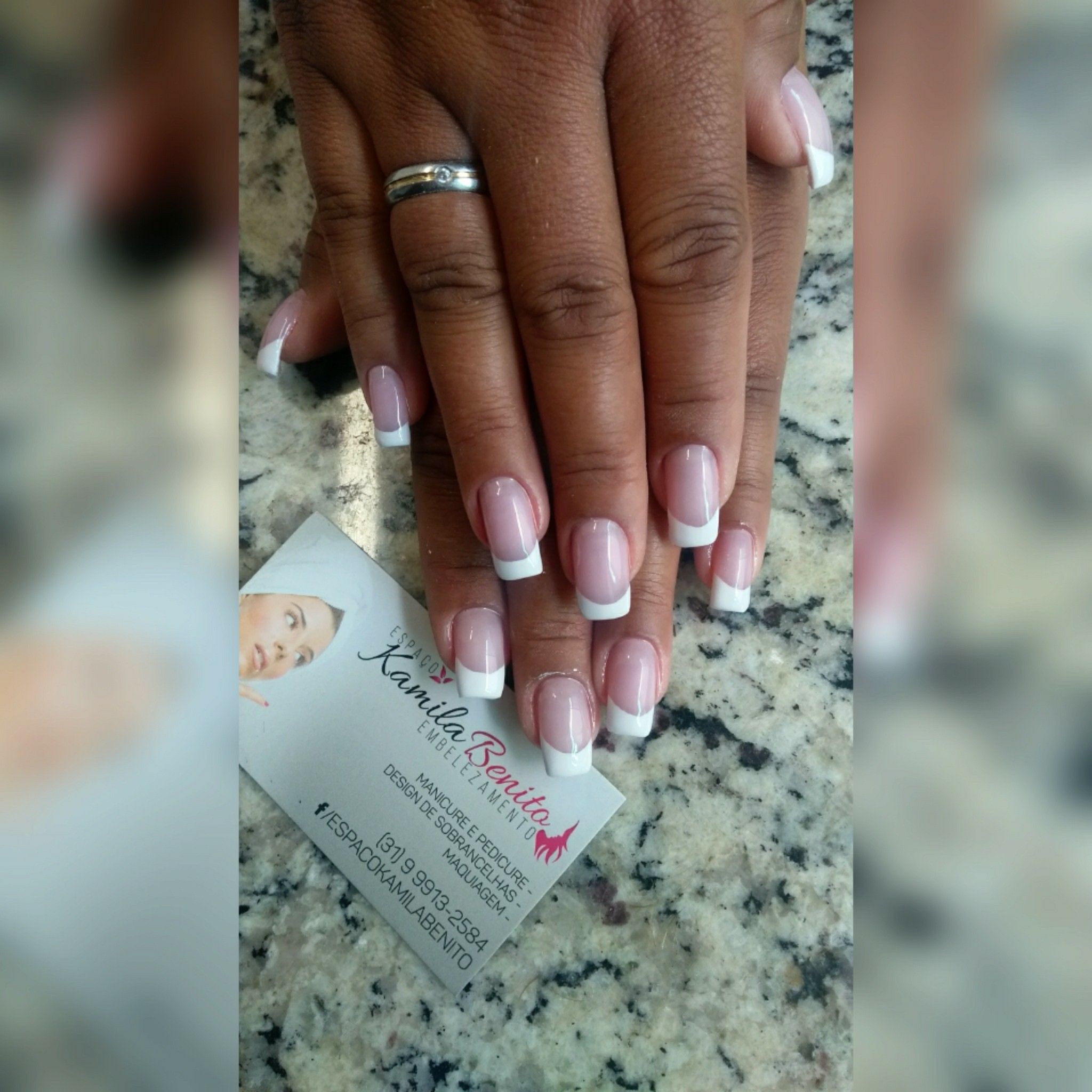 unha manicure e pedicure designer de sobrancelhas maquiador(a)