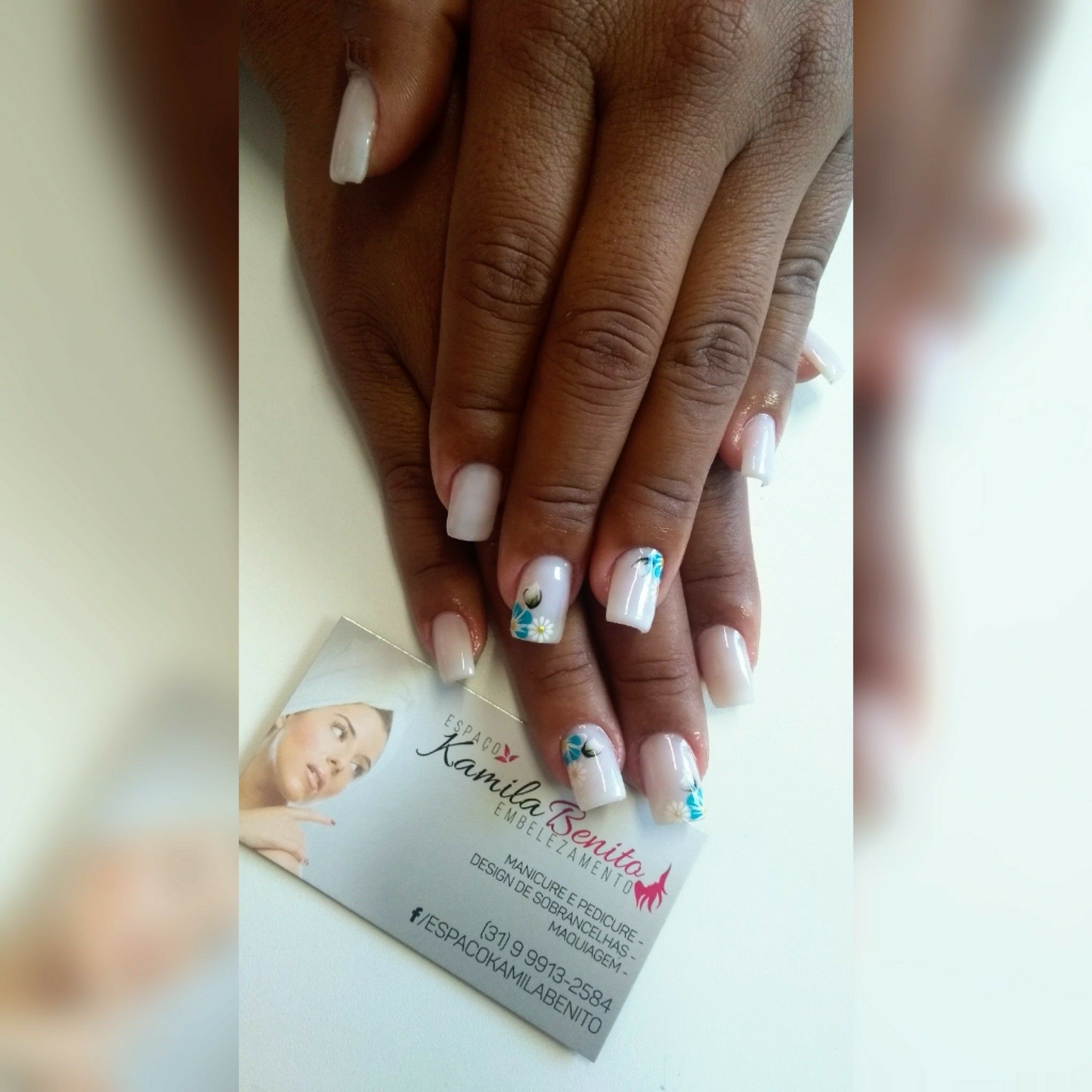 unha manicure e pedicure designer de sobrancelhas maquiador(a)