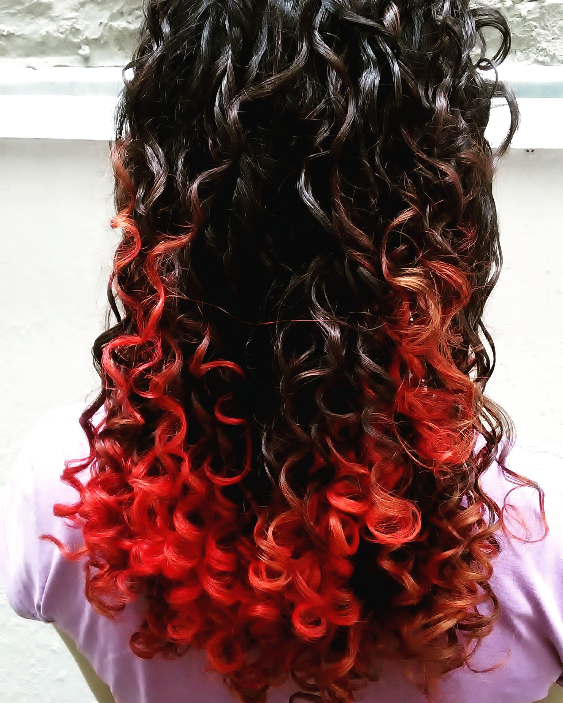 Ombre vermelho + fitagem para maior definição dos cachos cabelo cabeleireiro(a)