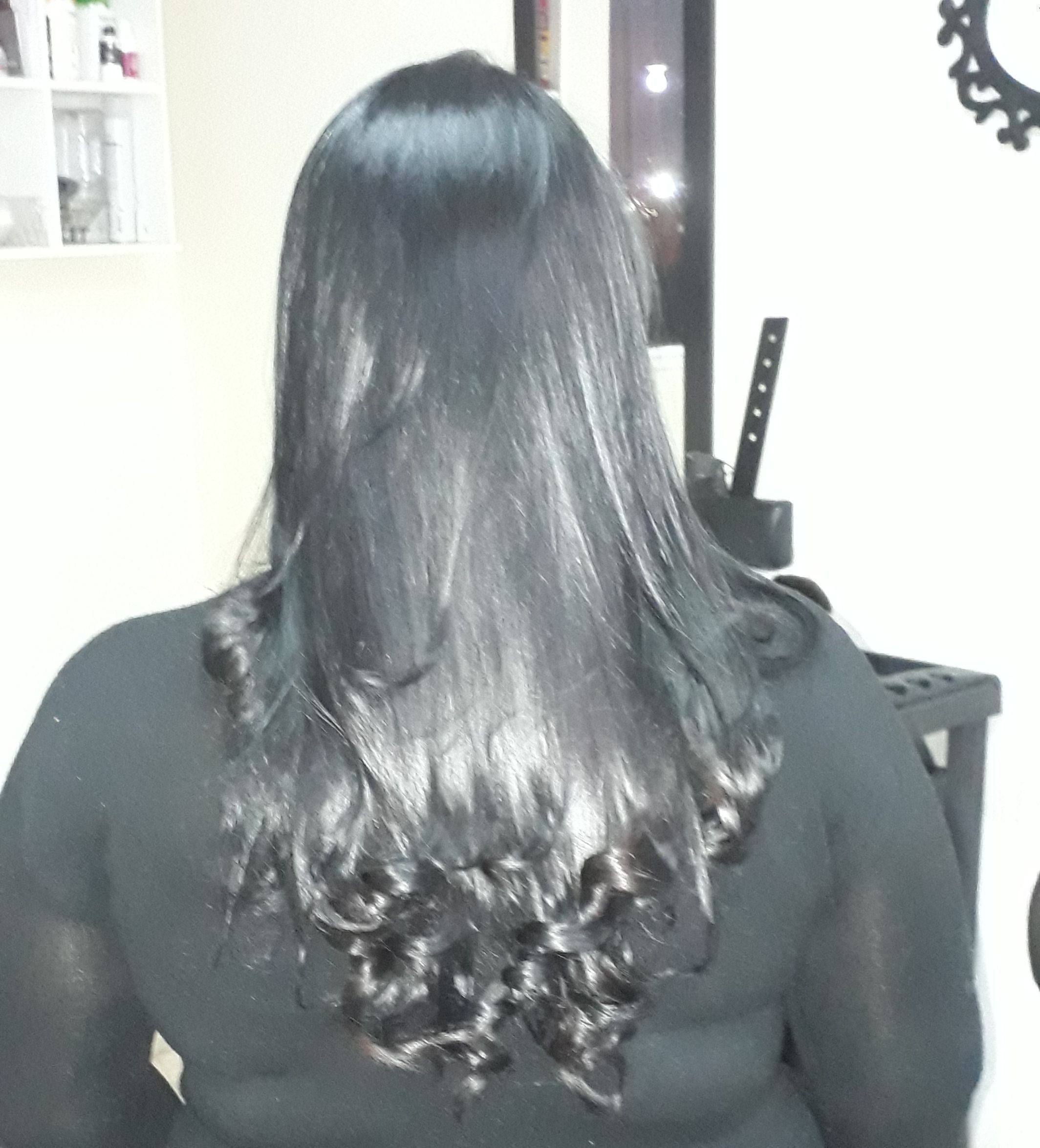 Coloração em preto cabelo auxiliar cabeleireiro(a)