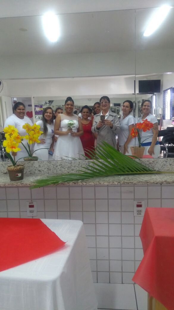 Turma do Curso de Manicure e Pedicure na Embelleze, ensaio com Noiva.  unha manicure e pedicure estudante (designer sobrancelha)