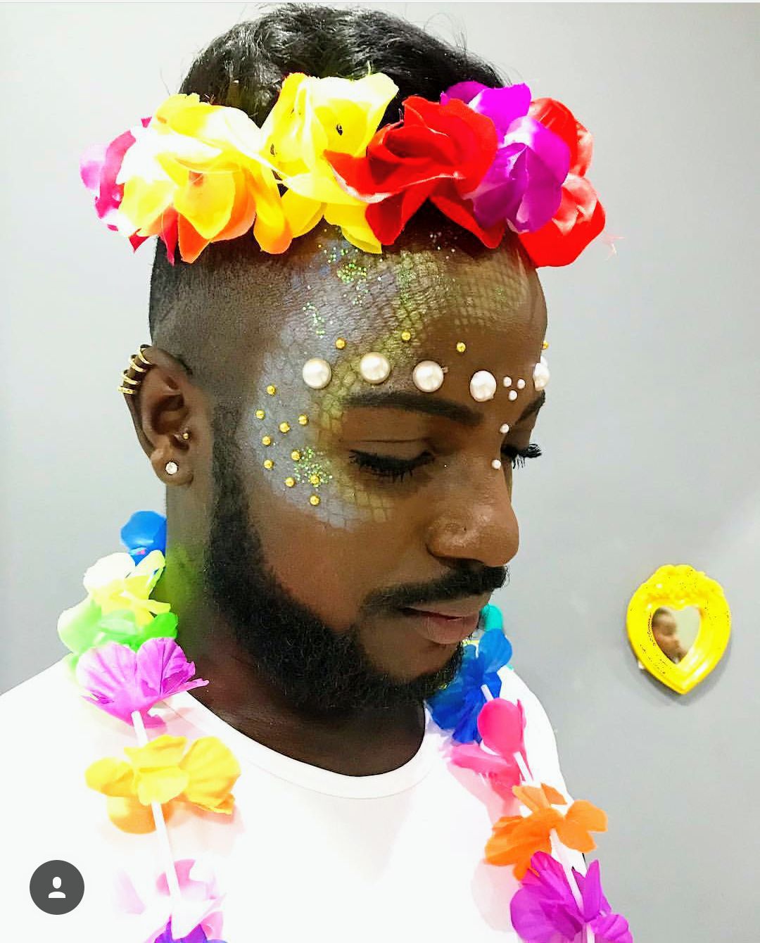 Nosso triton do carnaval 🎭😍,
Adereços, pedrarias, Glitter e muita cor!! 😘😘😍🤩 maquiagem auxiliar cabeleireiro(a) depilador(a) designer de sobrancelhas maquiador(a)