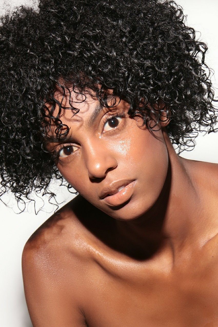 #glossy #makenatural #pelenegra #efeitoglossy #natural #nude maquiador(a) assistente maquiador(a) designer de sobrancelhas maquiador(a)