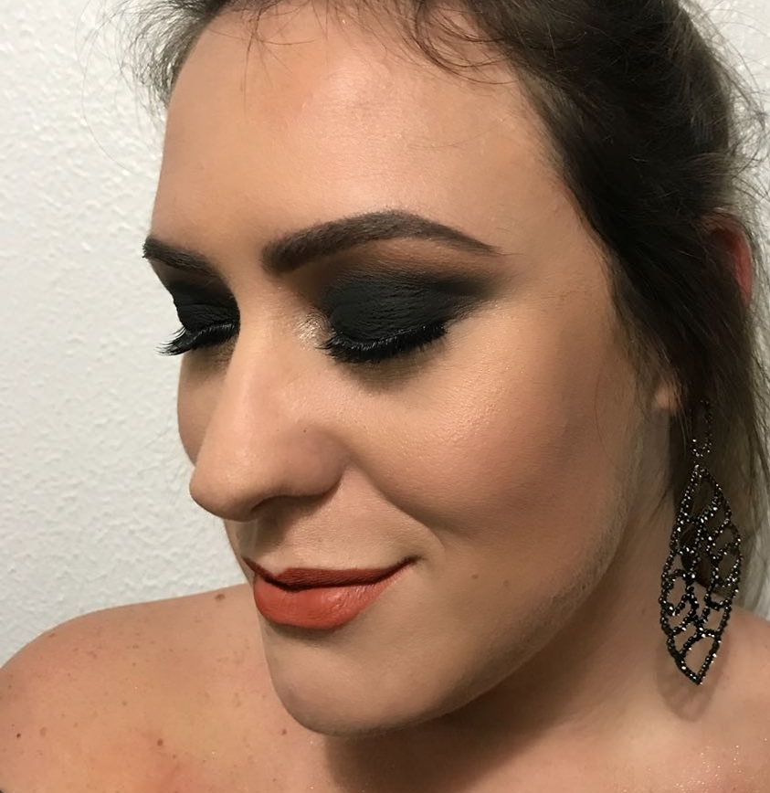 Olho preto esfumado! #smokeyeyes

Para mais fotos, siga no Instagram @thayaquinomakeup maquiagem maquiador(a) designer de sobrancelhas