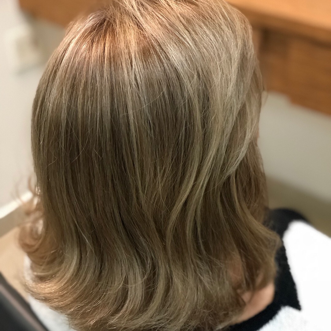 Coloração + Luzes cabelo cabeleireiro(a)