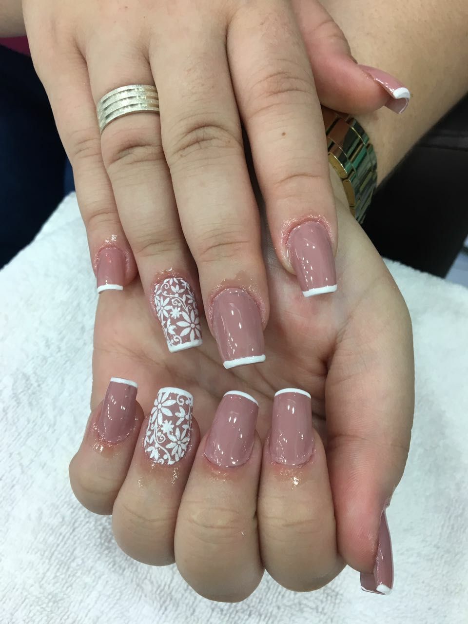 #unha #nails #manicure #alongamento #alongamentodeunha #fibradevidro  #esmaltacaoemgel #esmaltacaodegel #nailart #unhasartiticas #unhas # pedrarias unha manicure e pedicure