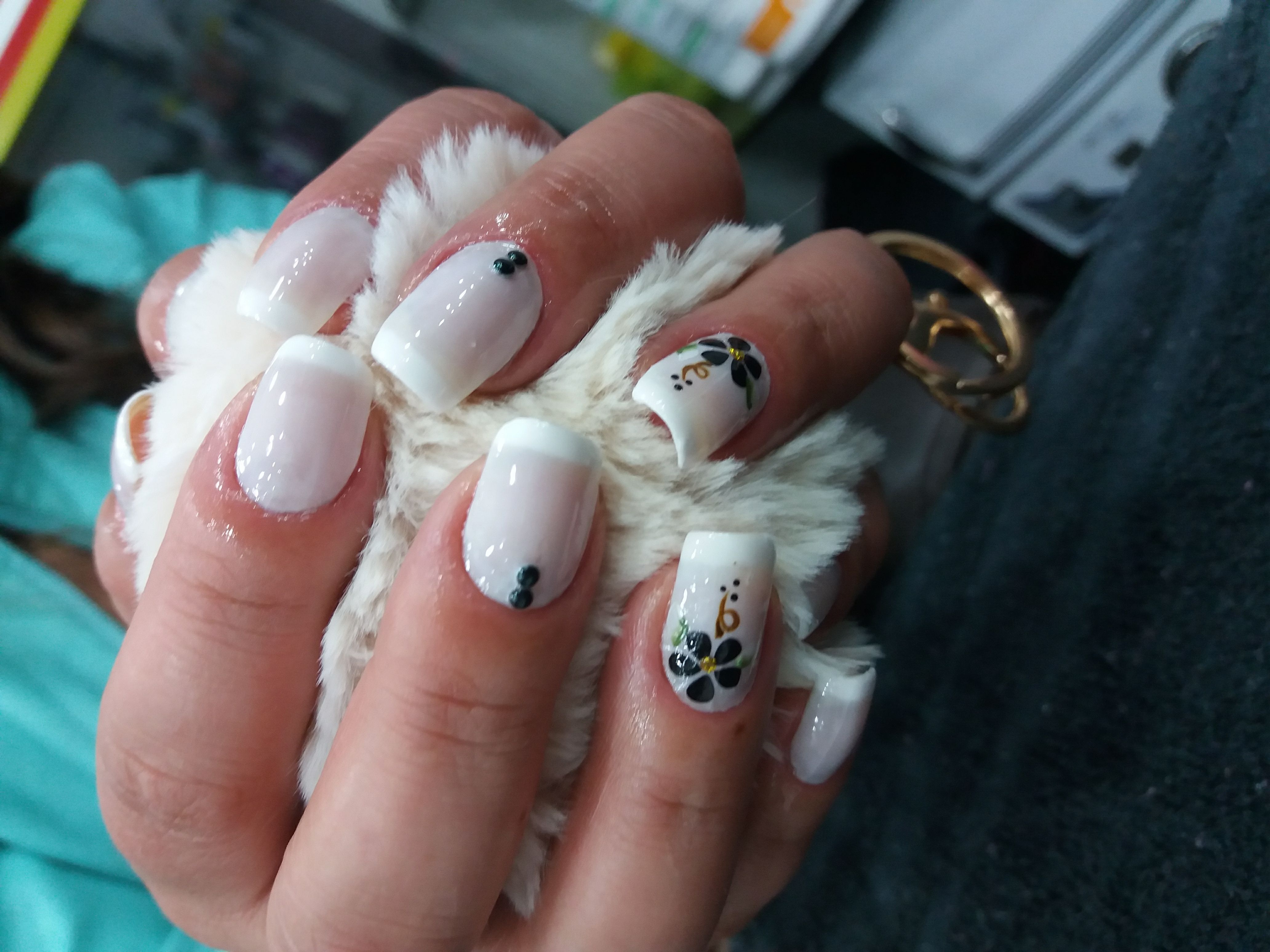 #unha #nails #manicure #nailart #unhasartiticas #unhas # pedrarias unha manicure e pedicure