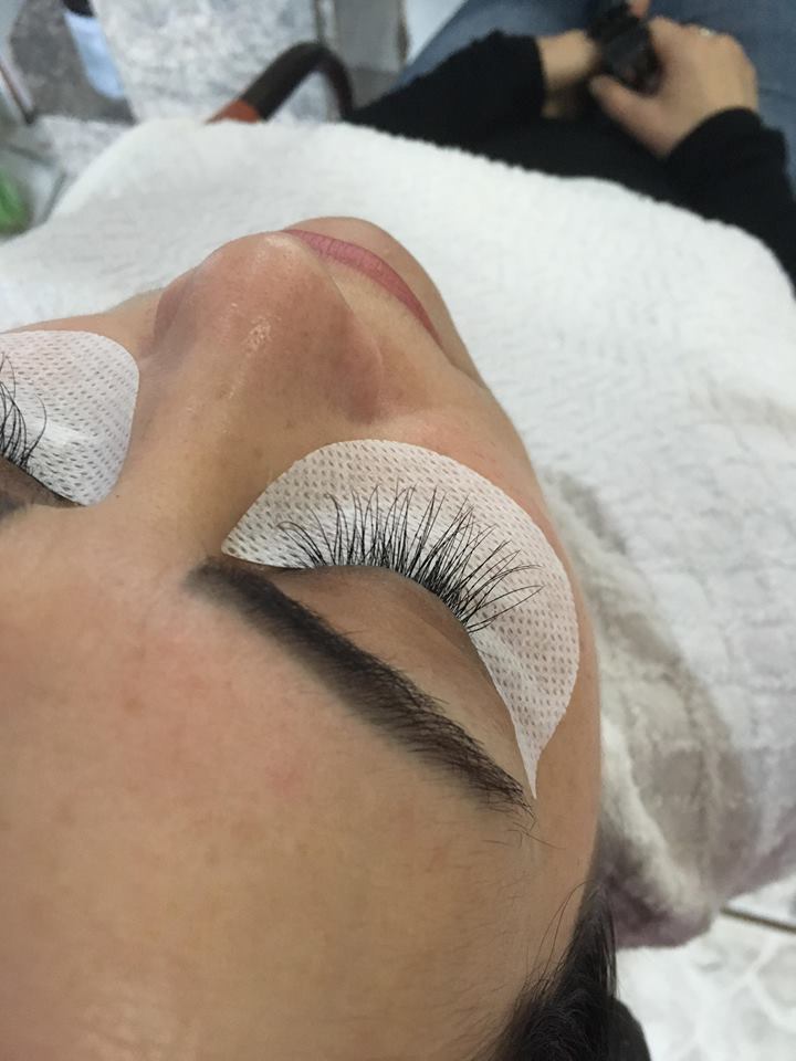 Alongamento de cílios fio a fio. Fios sem excesso de cola! #extensãodecílios #alongamentodecílios outros designer de sobrancelhas auxiliar cabeleireiro(a) estudante (cabeleireiro) manicure e pedicure estudante (maquiador)
