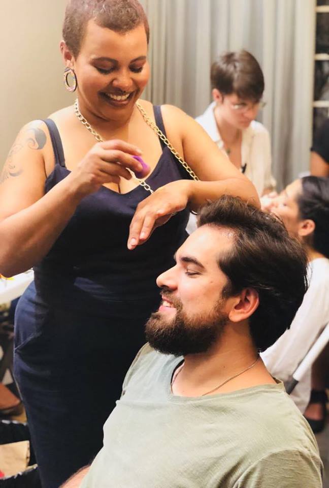 o Renomado chef de cozinha  Rodrigo Aguiar maquiagem maquiador(a)