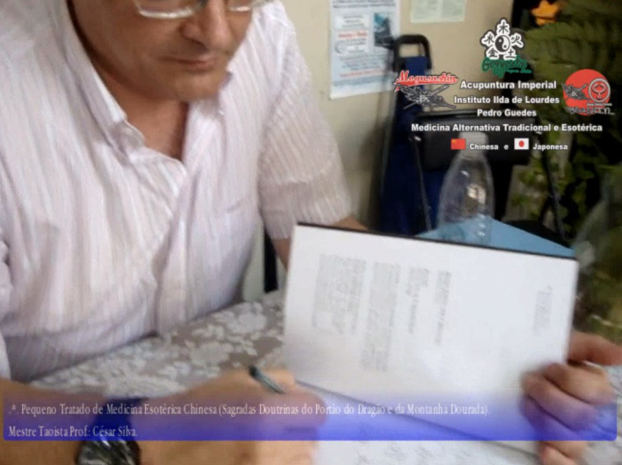 Sinopse da Medicina Tradicional Chinesa Acupuntura Clássica Chinesa. 
Depois de minha formação na Escola Oriental de Massagem e Acupuntura em 2010. 
Chega o Livro Pequeno Tratado de Medicina Esotérica Chinesa, nosso querido professor Taoista Cesar Silva em nov/ de 2013. 
Grandes Doutrinas da Montanha Dourada e a do Portão do Dragão.
Autógrafos!
Obrigado Querido Mestre Cesar Silva.

 outros acupunturista docente / professor(a)