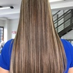 Luzes douradas sob a base quente em tom de marrom #micromechas #luzes #beuty #haircolor 