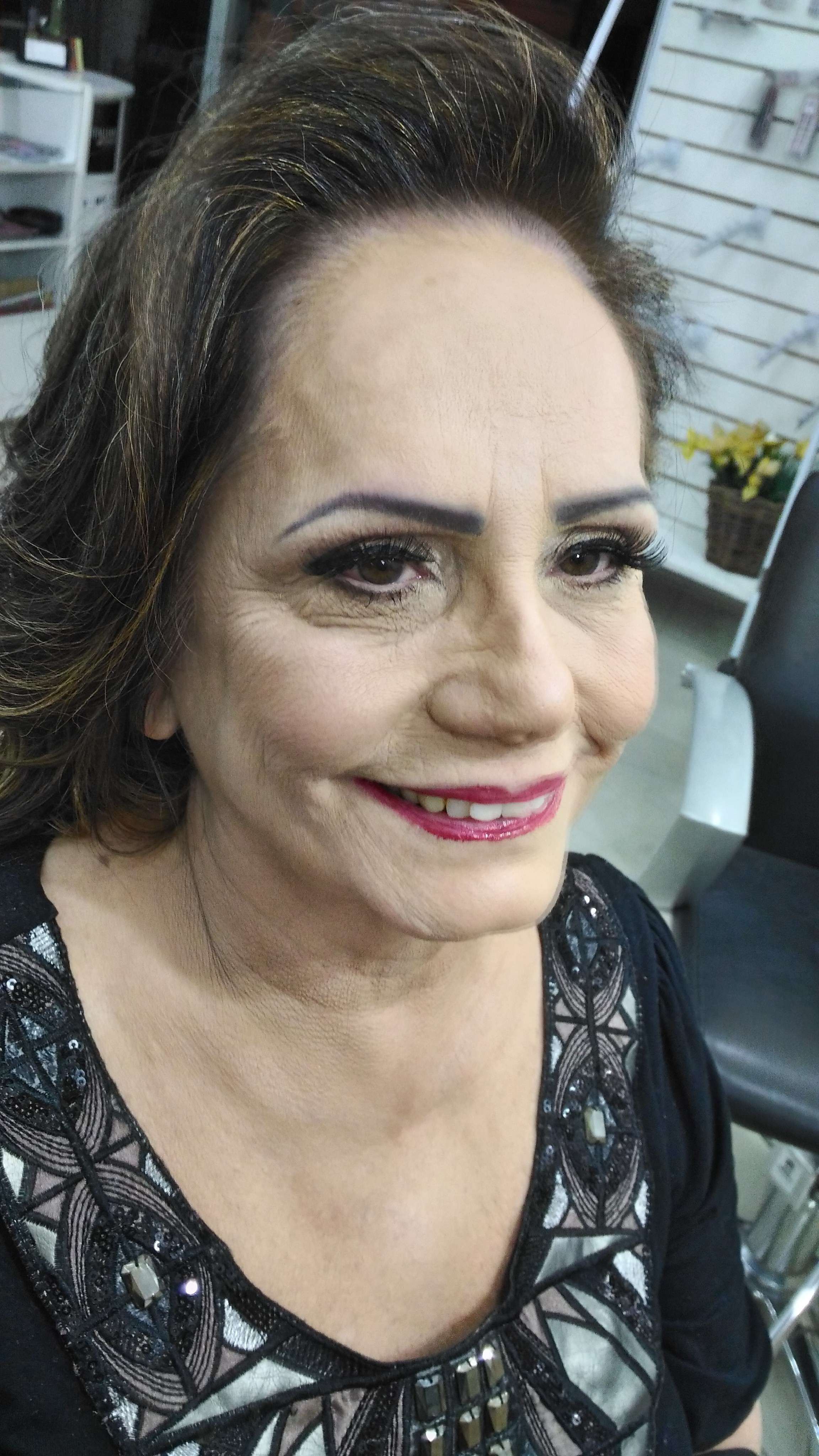 Maquiagem em pele madura. maquiagem designer de sobrancelhas micropigmentador(a) dermopigmentador(a) maquiador(a) depilador(a) estudante (esteticista)