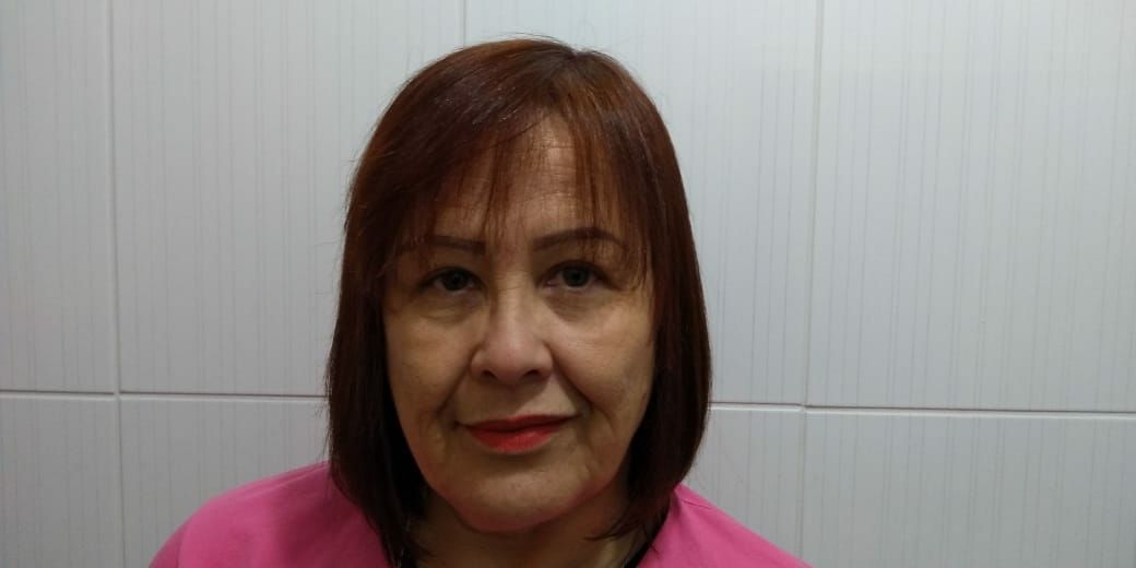Uma progressiva.com a marca extremily.piradinha.novidade cabelo maquiador(a)