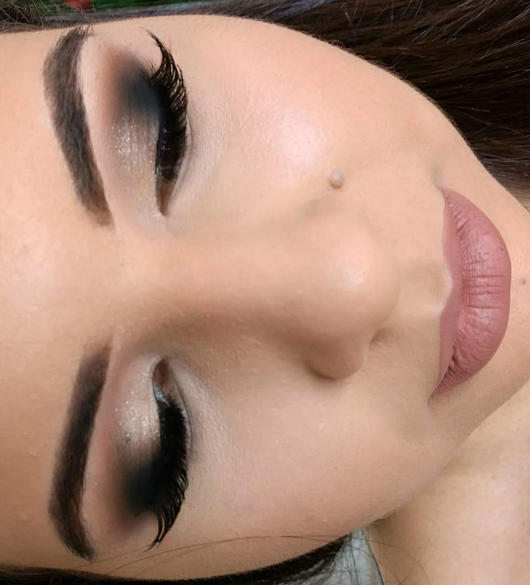 Máquiagem Profissional  maquiagem estudante (maquiador) designer de sobrancelhas assistente maquiador(a)