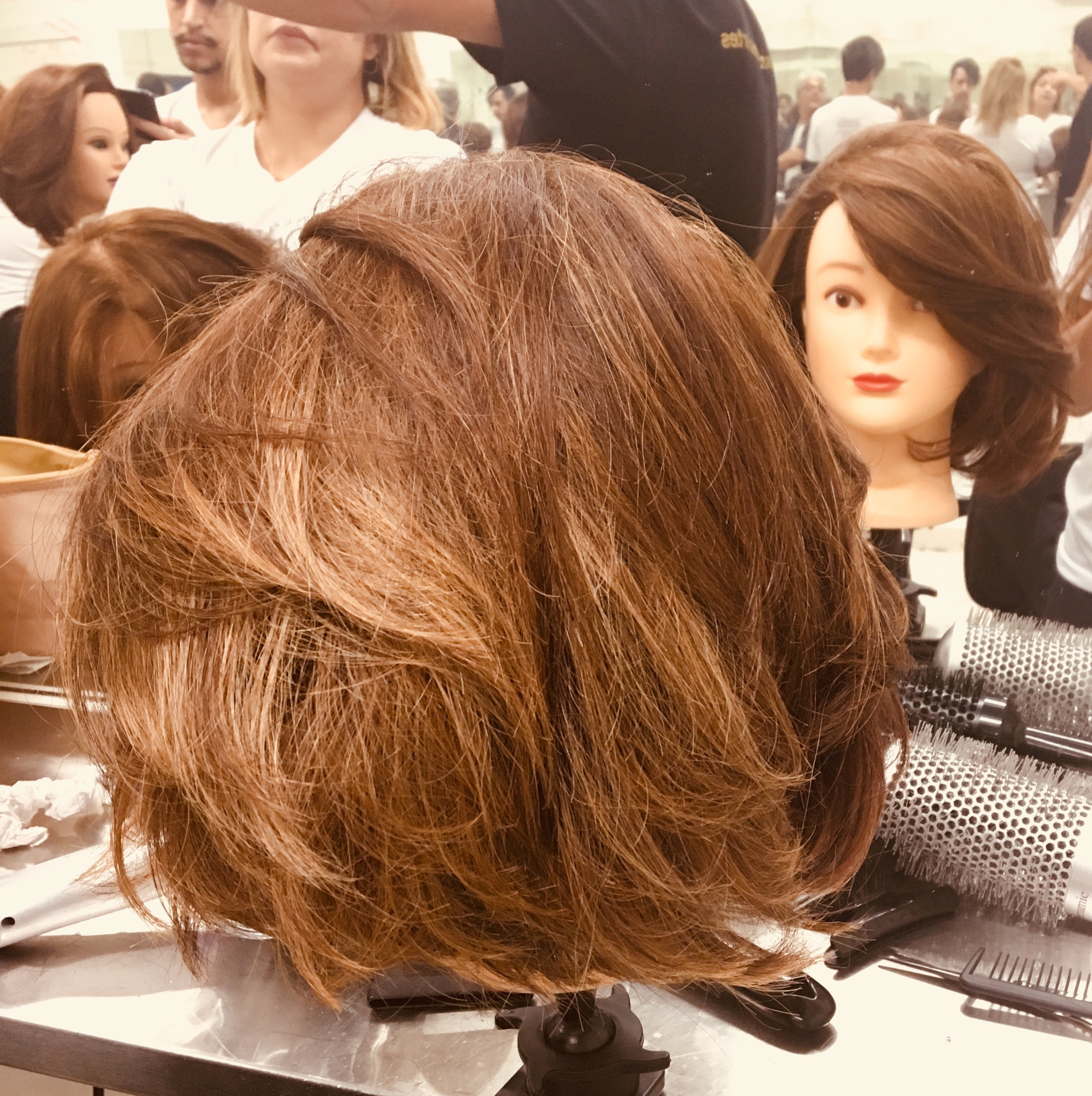 cabelo cabeleireiro(a) auxiliar cabeleireiro(a)