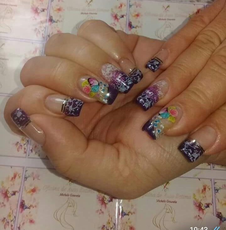 Unhas em #Gel decoração encapsulada  unha cabeleireiro(a) manicure e pedicure designer de sobrancelhas