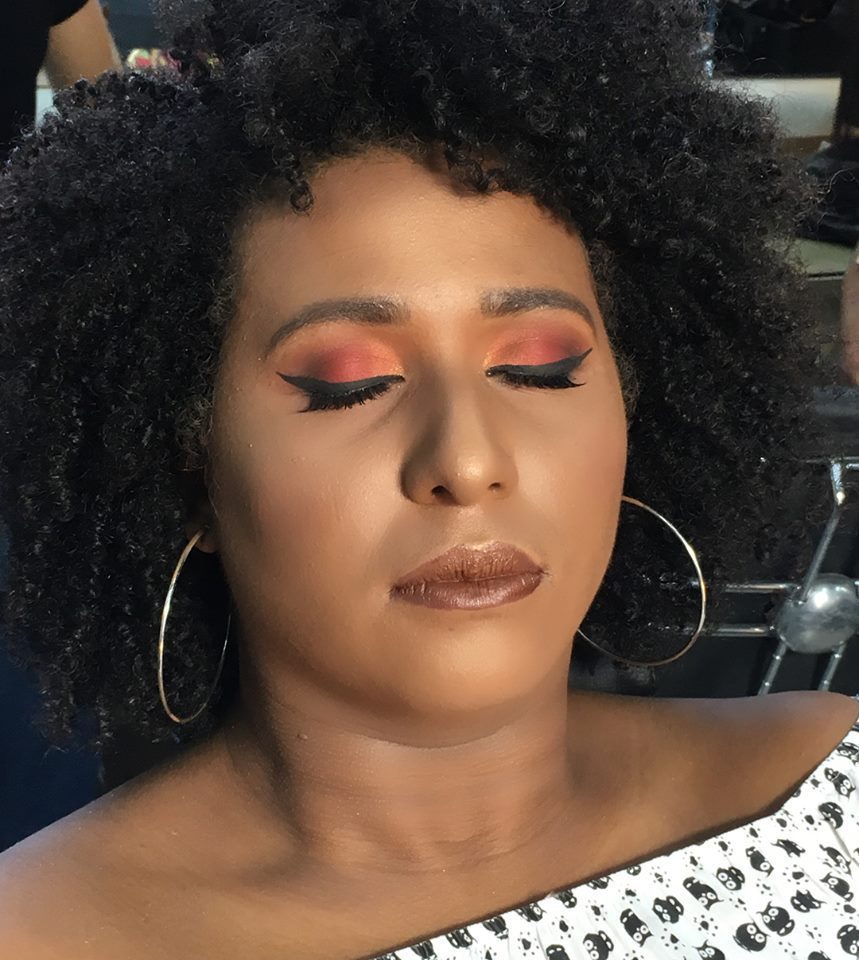 Por do sol avermelhado. Maquiagem negra. #negra #maquiagemnegra #pordosol maquiagem maquiador(a) designer de sobrancelhas