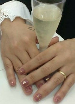 Cutulagem .Esmaltaçao em gem e decoraçao com fitilho. unha manicure e pedicure depilador(a) designer de sobrancelhas