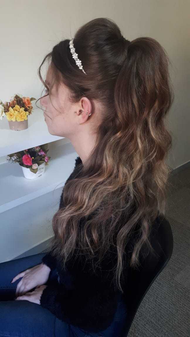 Lindo penteado para noivas e debutantes! cabelo cabeleireiro(a) maquiador(a)
