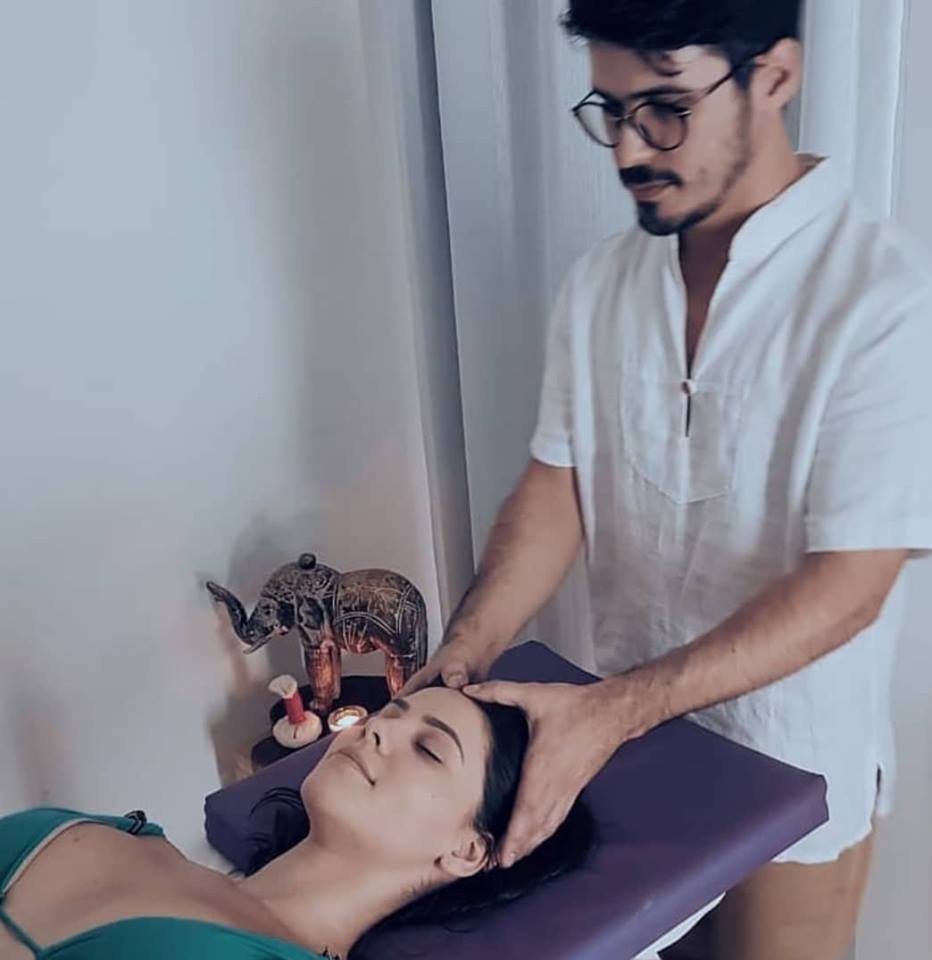 Aplicação de Shiatsu craniano outros massoterapeuta