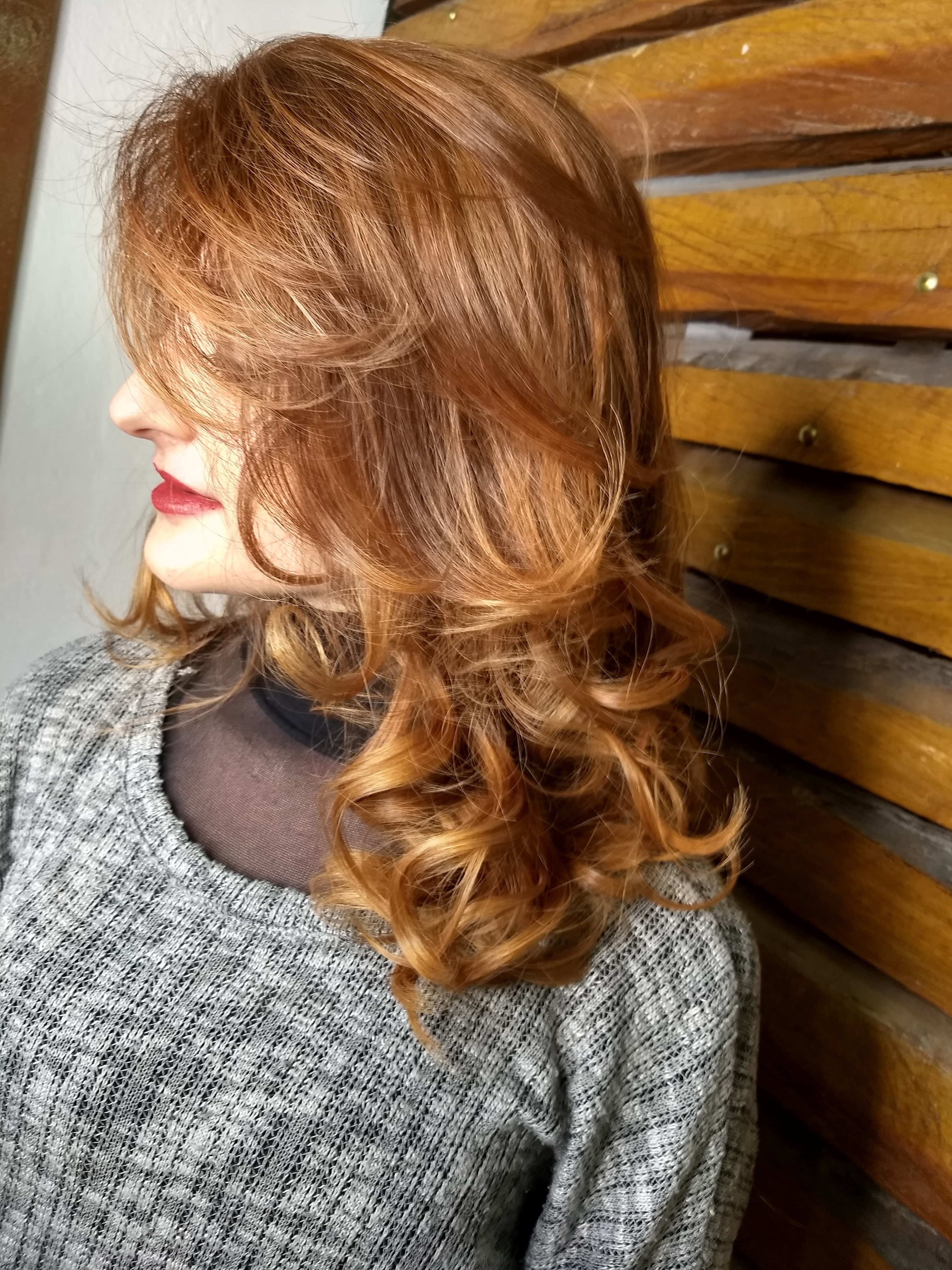 Correção da cor abertura de mechas com coloração ruiva cabelo cabeleireiro(a) maquiador(a)